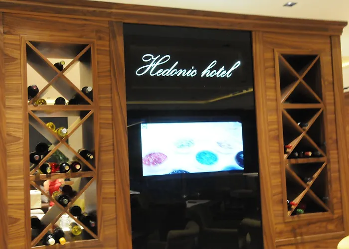 Hedonic Hotel